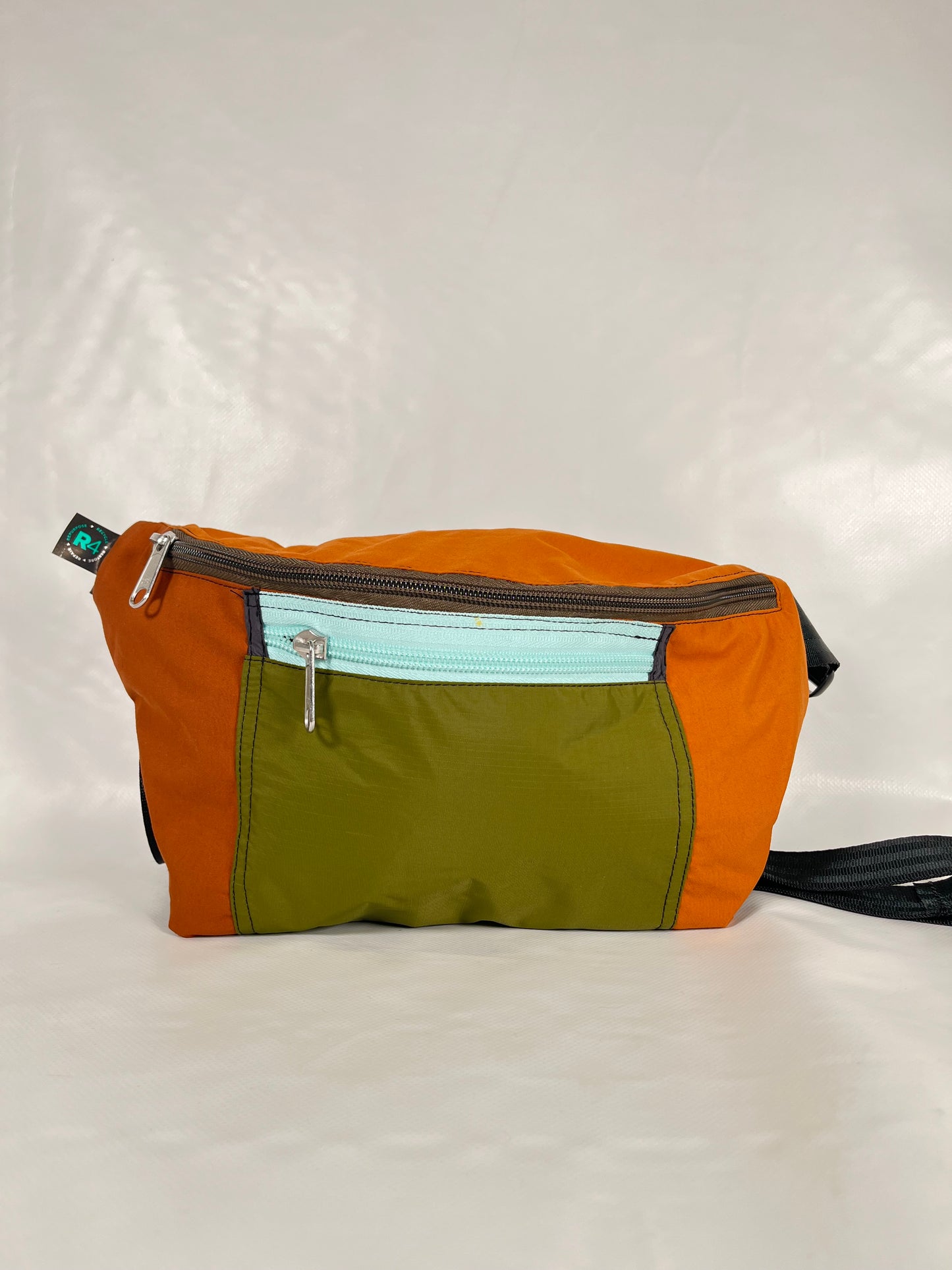 Pack down bum bag CD35