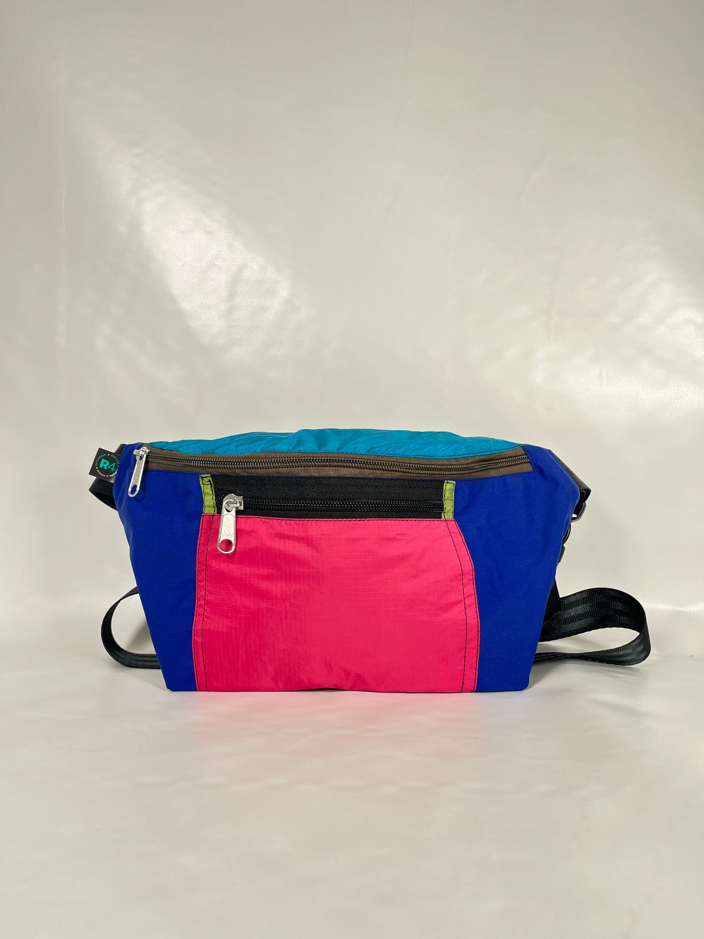 Pack down bum bag CD37
