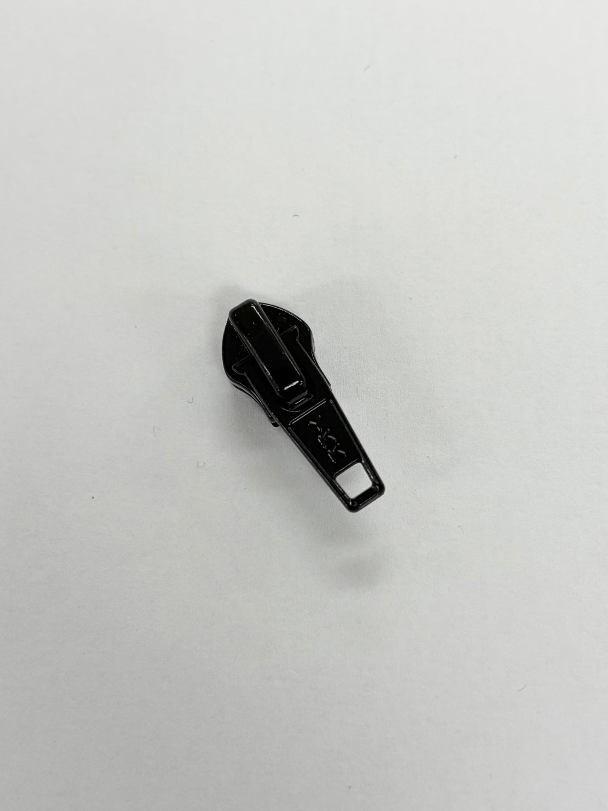 Standard slider for YKK coil zips