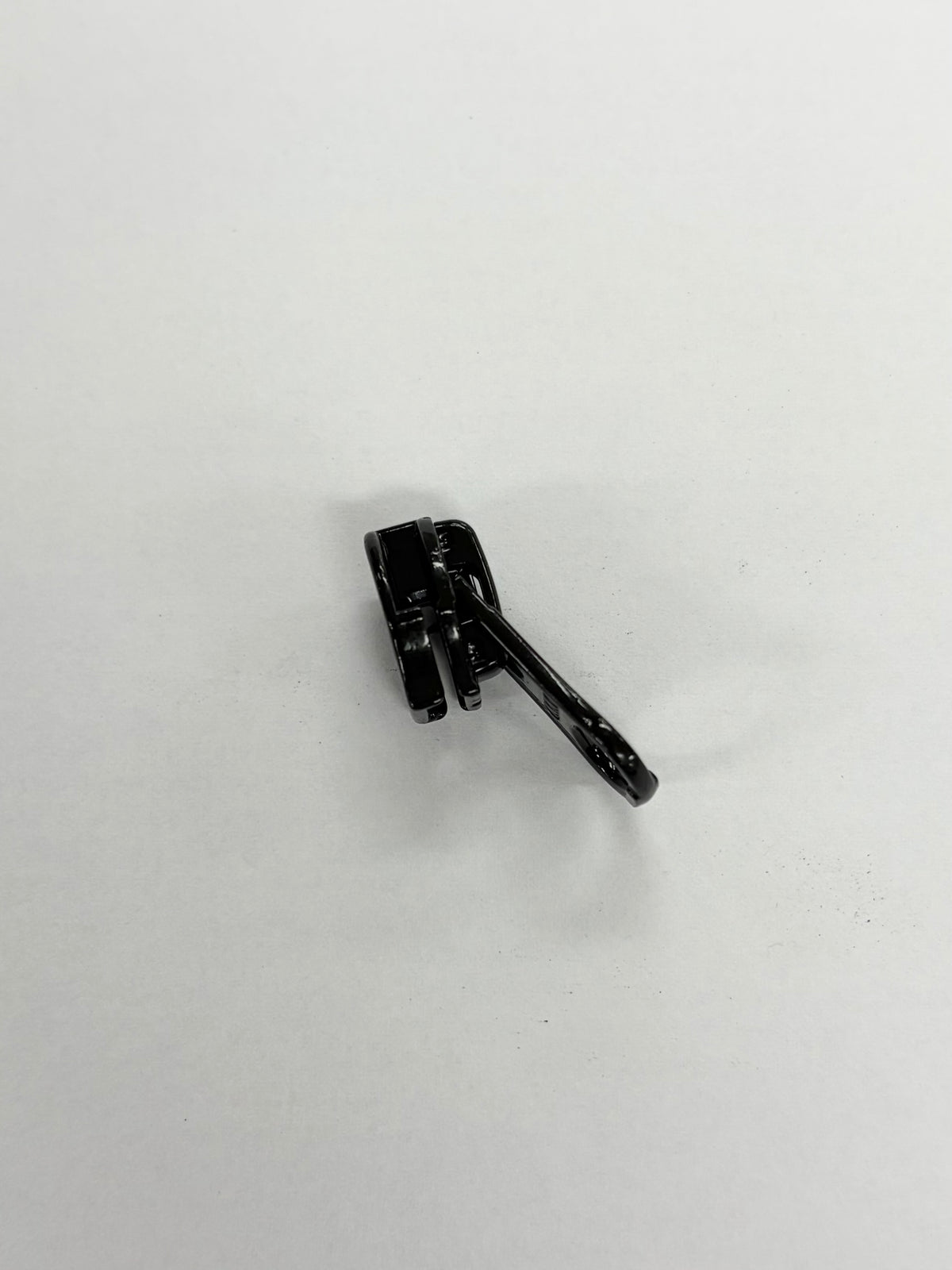 In-reverse standard slider for No.5 YKK coil zips