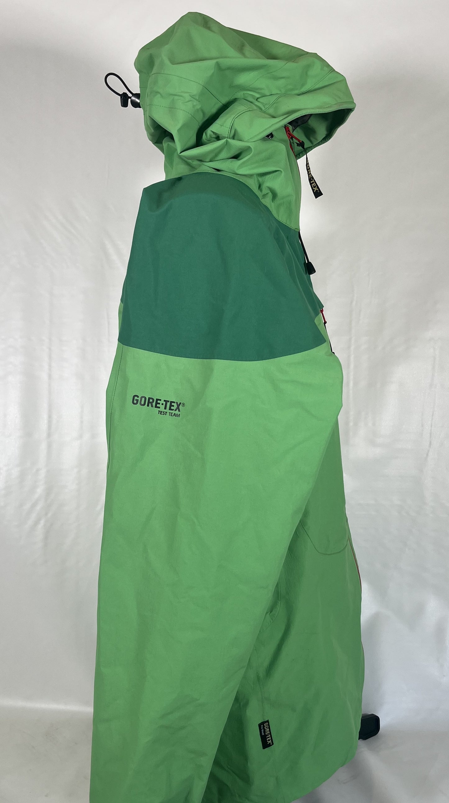 Green GORE-TEX jacket, size 10, GTX0001